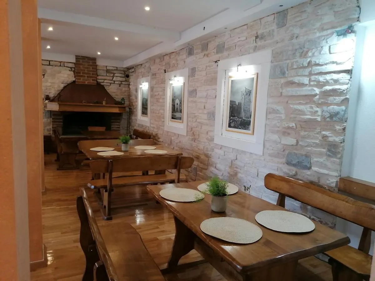 Apartments And Pansion M&R Turanj