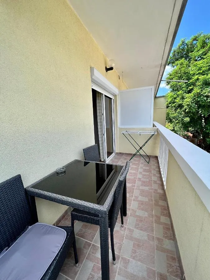 Apartments And Pansion M&R Turanj