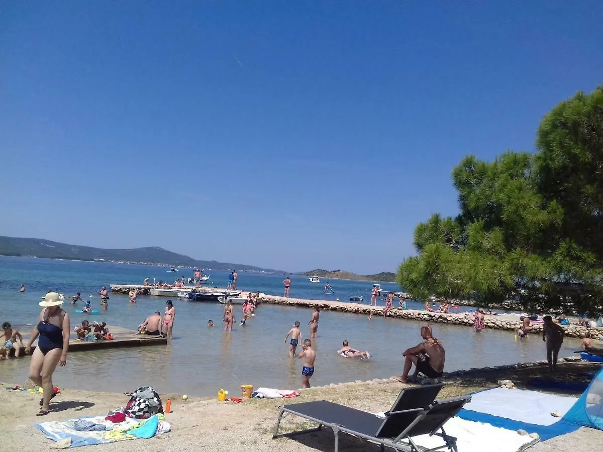 Apartments And Pansion M&R Turanj