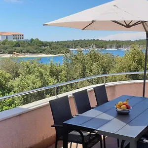 Seafront , Pula Chorvatsko